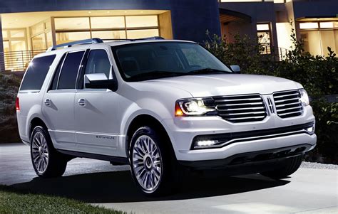 Save 9,916 this December on a 2011 Lincoln Navigator on CarGurus. . Lincoln navigator cargurus